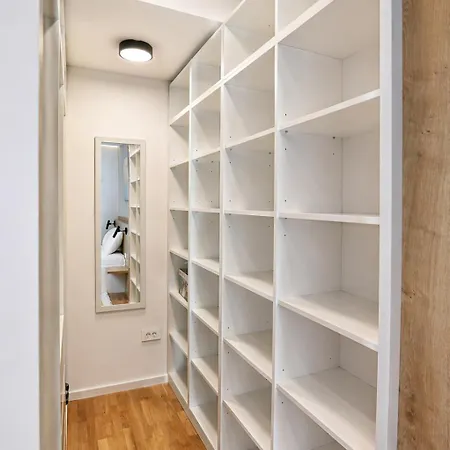 Urban Getaway With Free Parking *