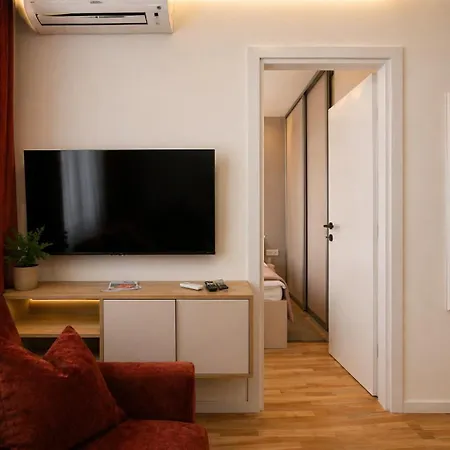 Urban Getaway With Free Parking * Сараево